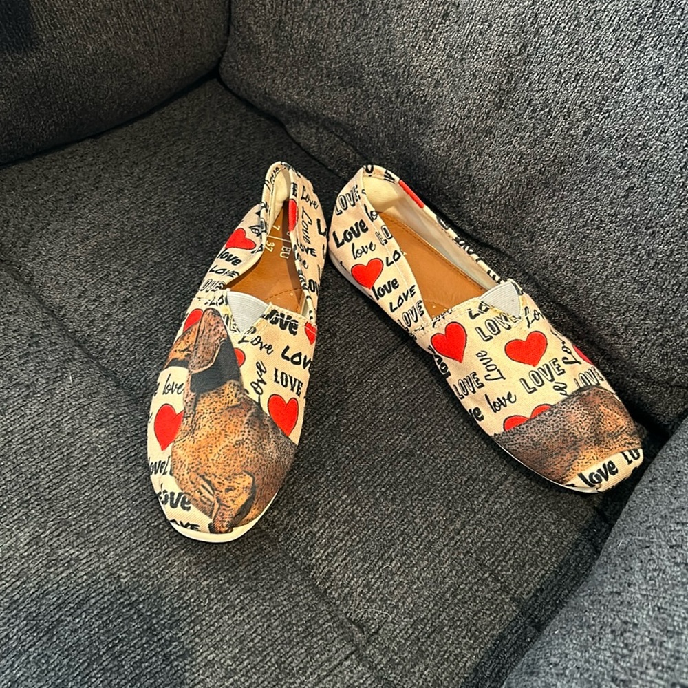 Dachshund flat shoe